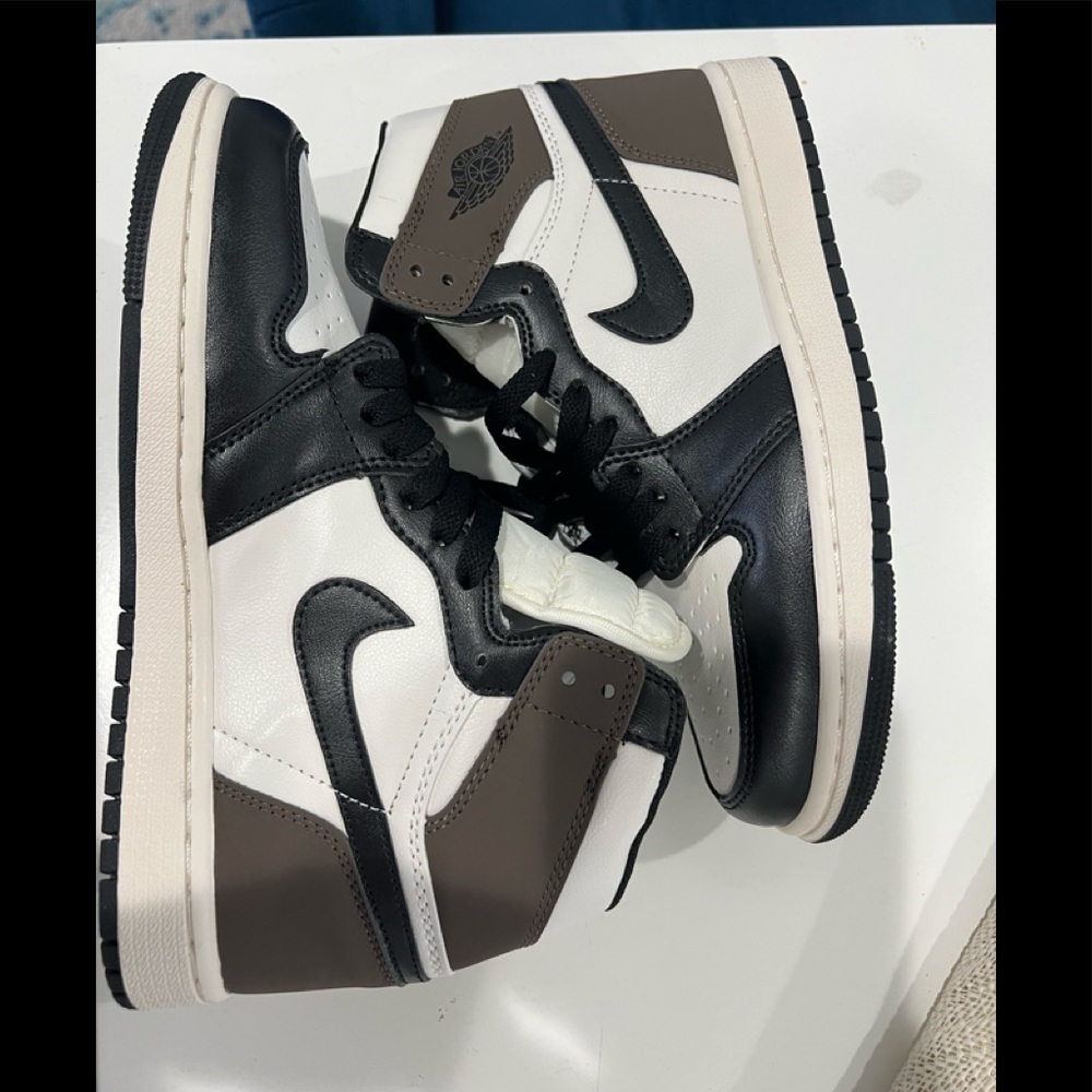 High top sneaker from DH